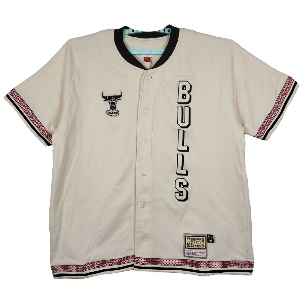 Chicago Bulls Mitchell & Ness XL XLarge Button Up Shirt Embroidery Art Cream NWT